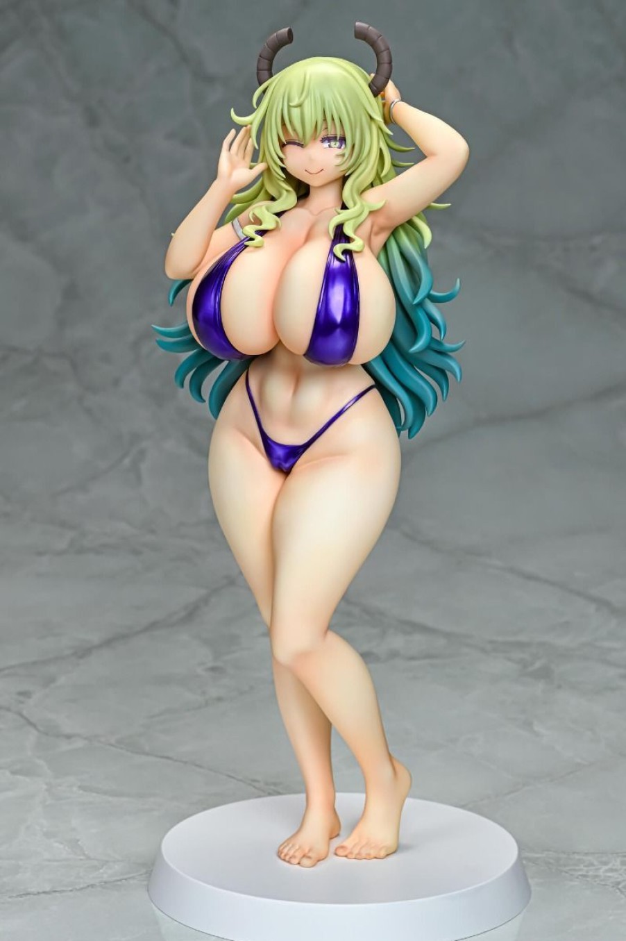 Figures Beat (Q-Six) | Lucoa Bikini Style