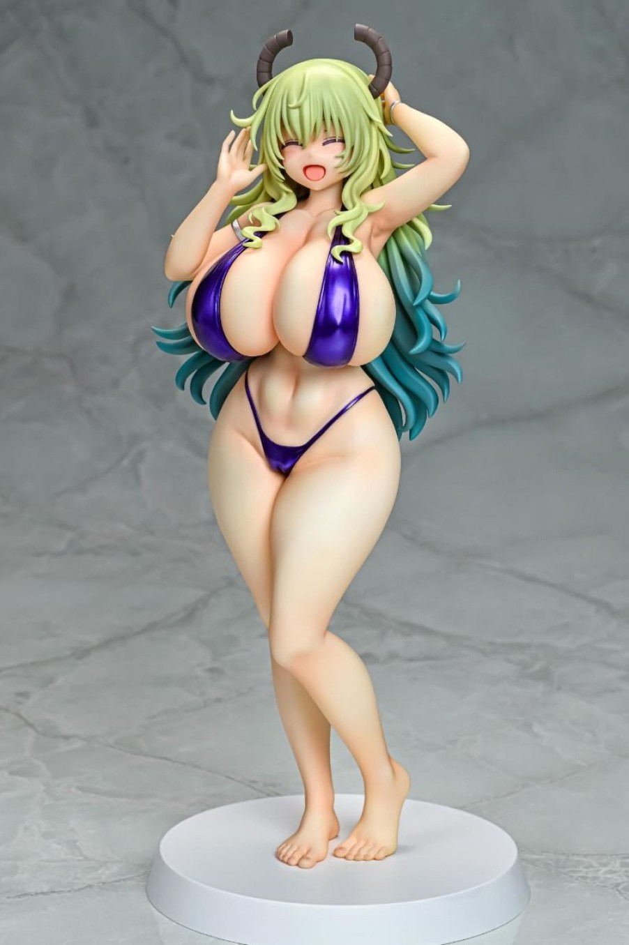 Figures Beat (Q-Six) | Lucoa Bikini Style